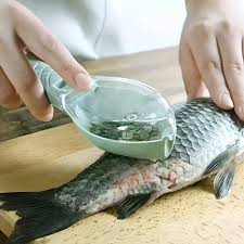 Plastic Fish Scale Remover with Storage Box